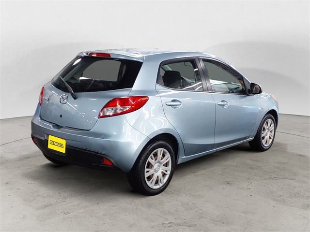 2013 Mazda Mazda2 Sport photo 5