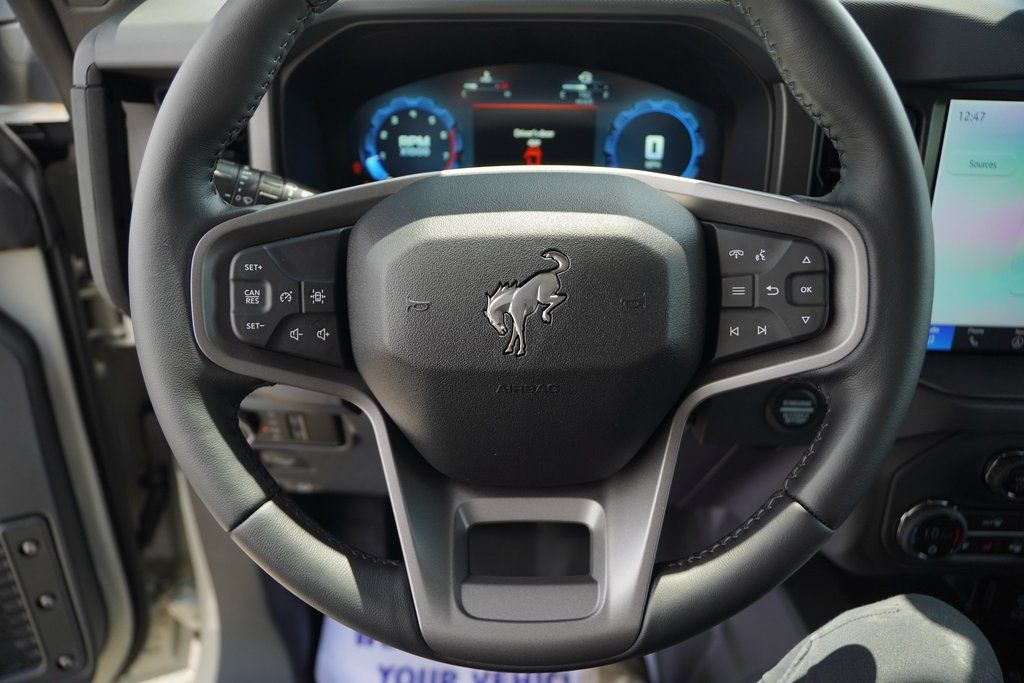 2025 Ford Bronco Badlands photo 14
