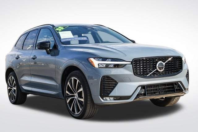 2023 Volvo XC60 B5 Plus photo 3