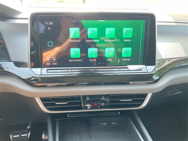 2025 Volkswagen Atlas Peak Edition SE Technology photo 24
