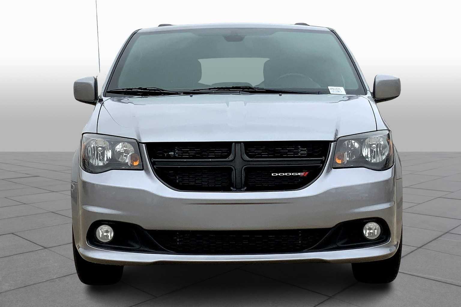 2019 Dodge Grand Caravan SE Anniversary Edition photo 3