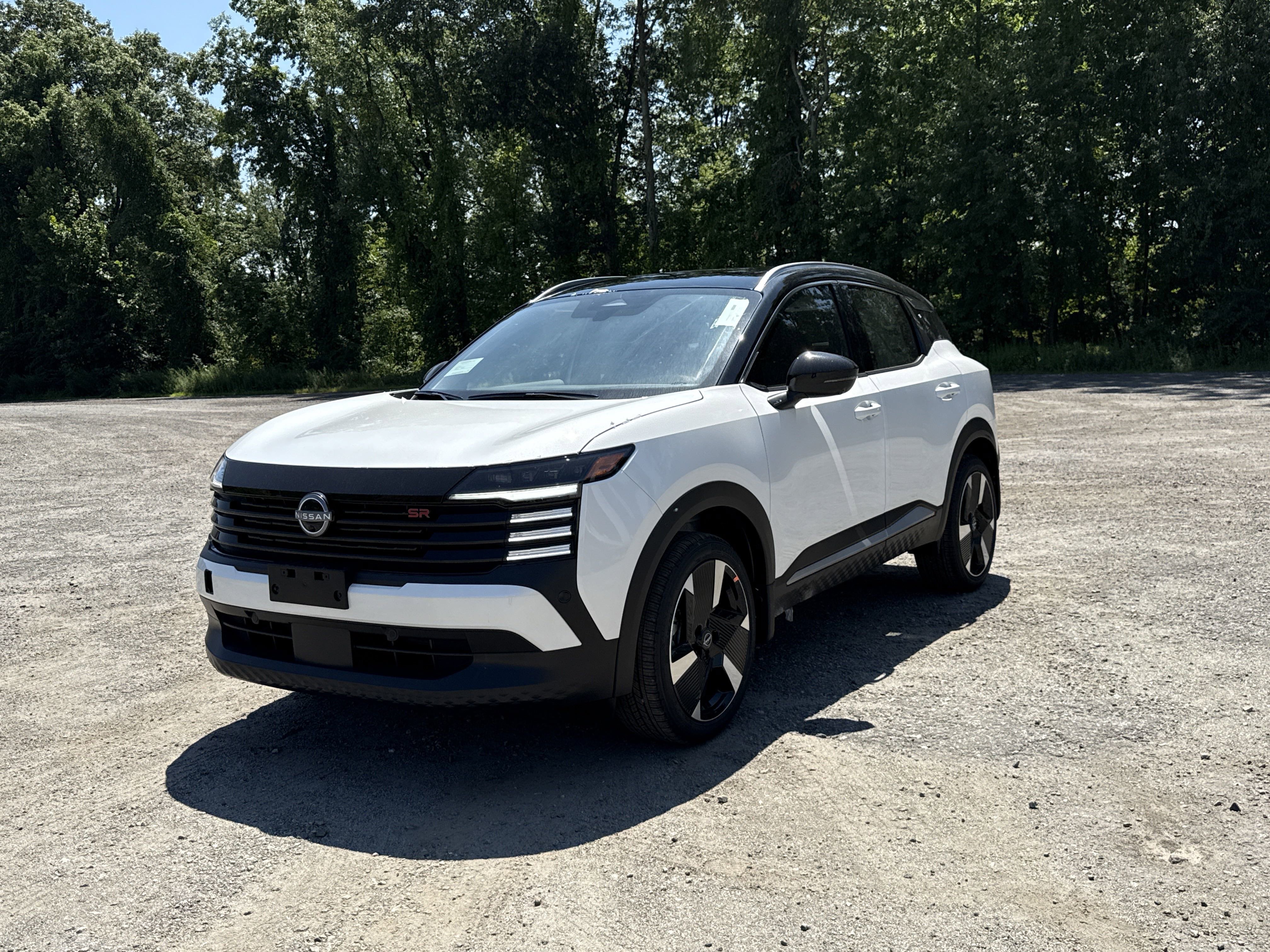 2025 Nissan Kicks SR AWD's photo