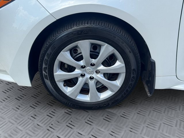 2022 Toyota Corolla LE photo 23