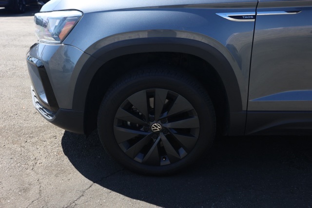 2022 Volkswagen Taos S photo 10