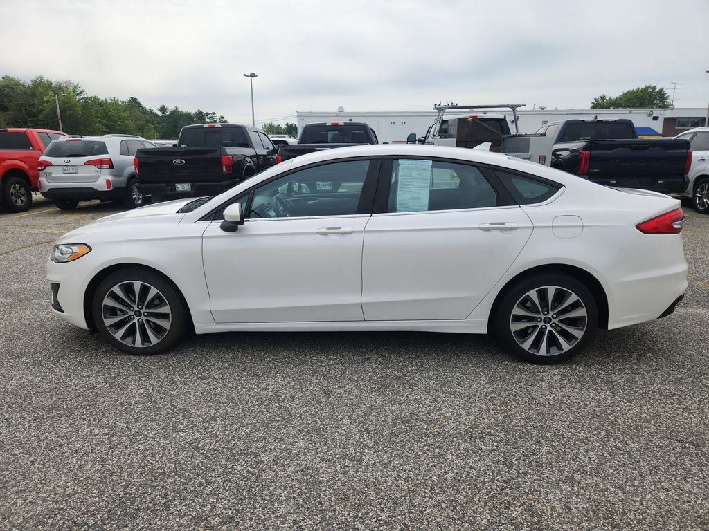 2020 Ford Fusion SE photo 4