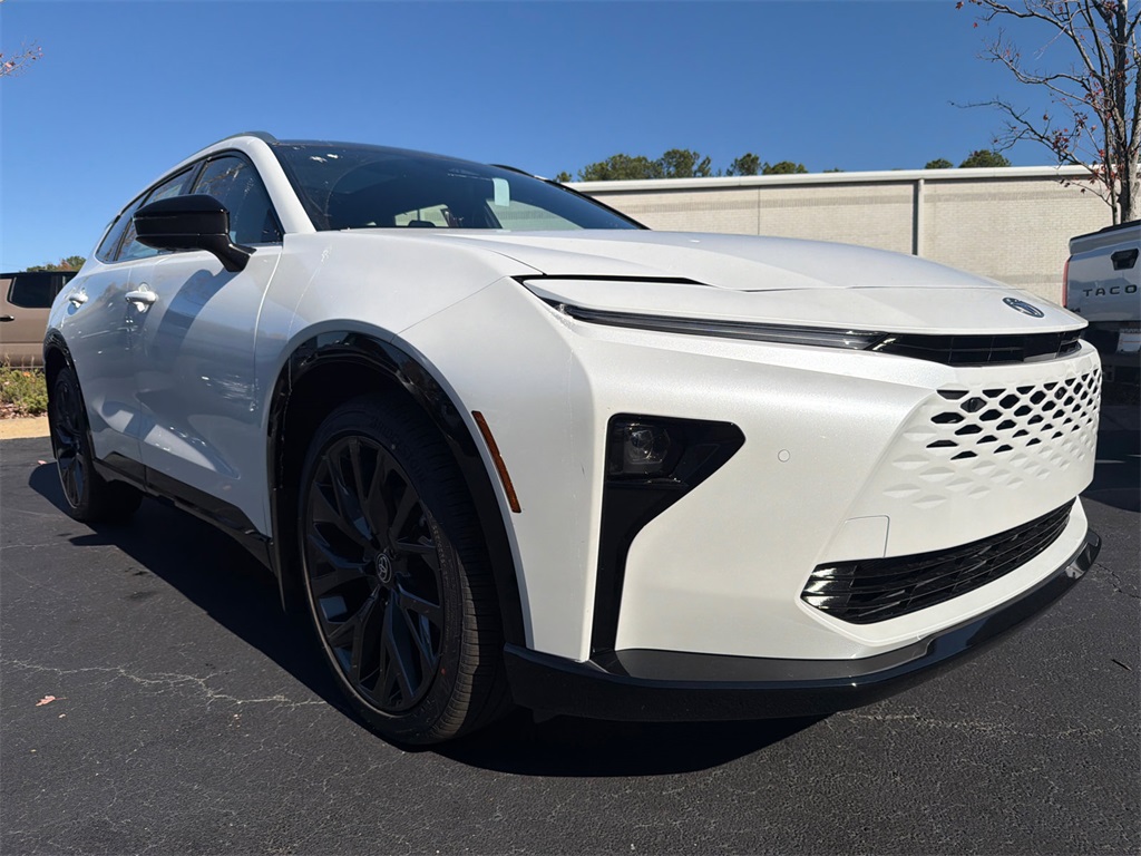 2025 Toyota Crown Signia Limited's photo