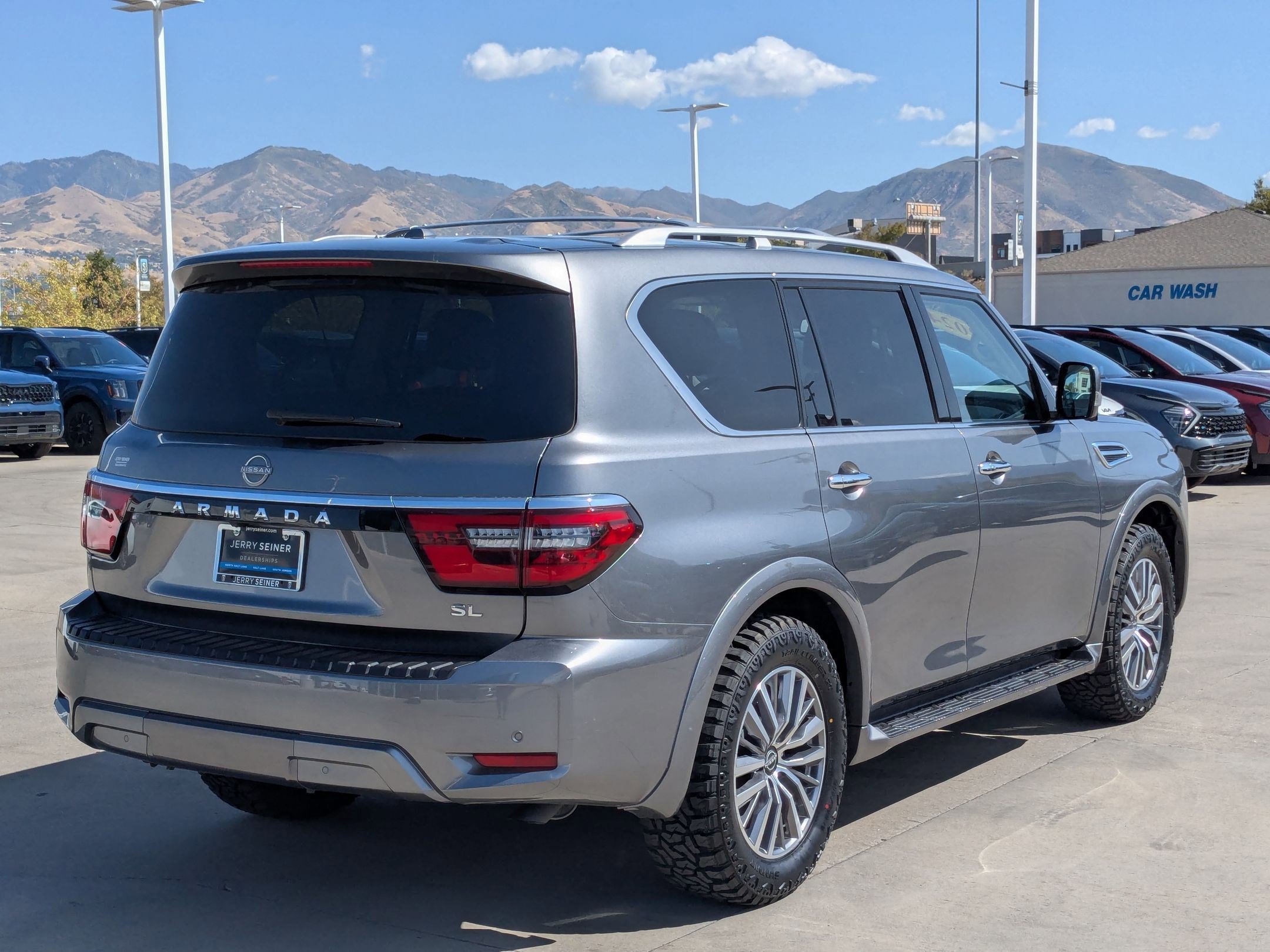 2024 Nissan Armada SL photo 5