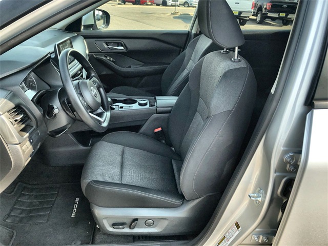 2024 Nissan Rogue SV photo 2