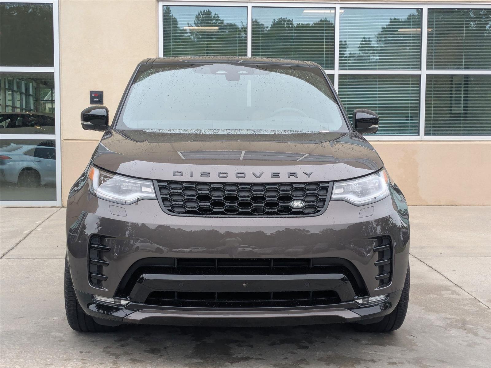2025 Land Rover Discovery SE photo 2