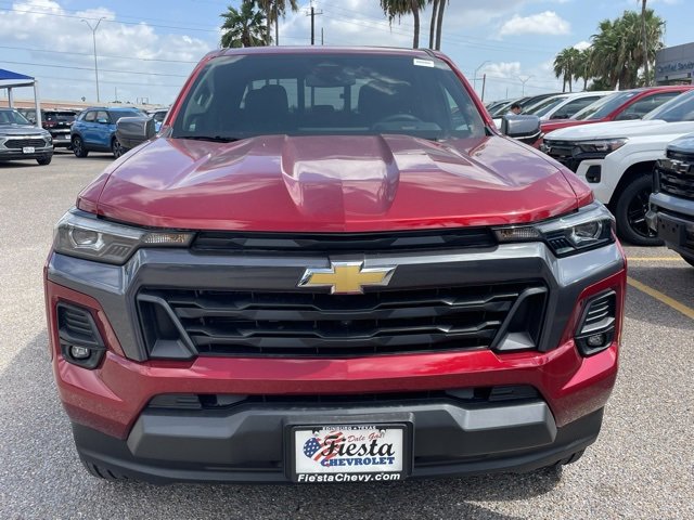 2025 Chevrolet Colorado Work Truck LT photo 2