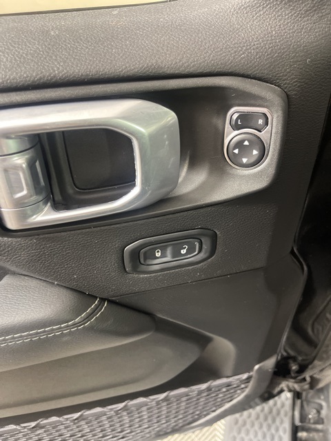 2023 Jeep Wrangler Sahara 4xe photo 19