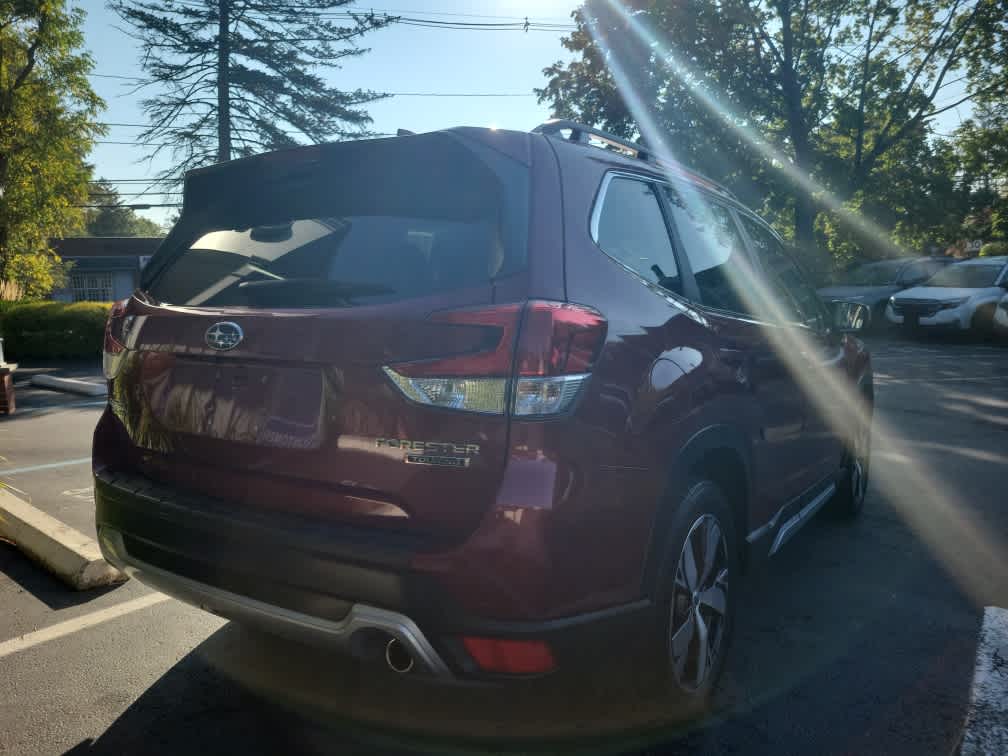 2021 Subaru Forester Touring photo 2