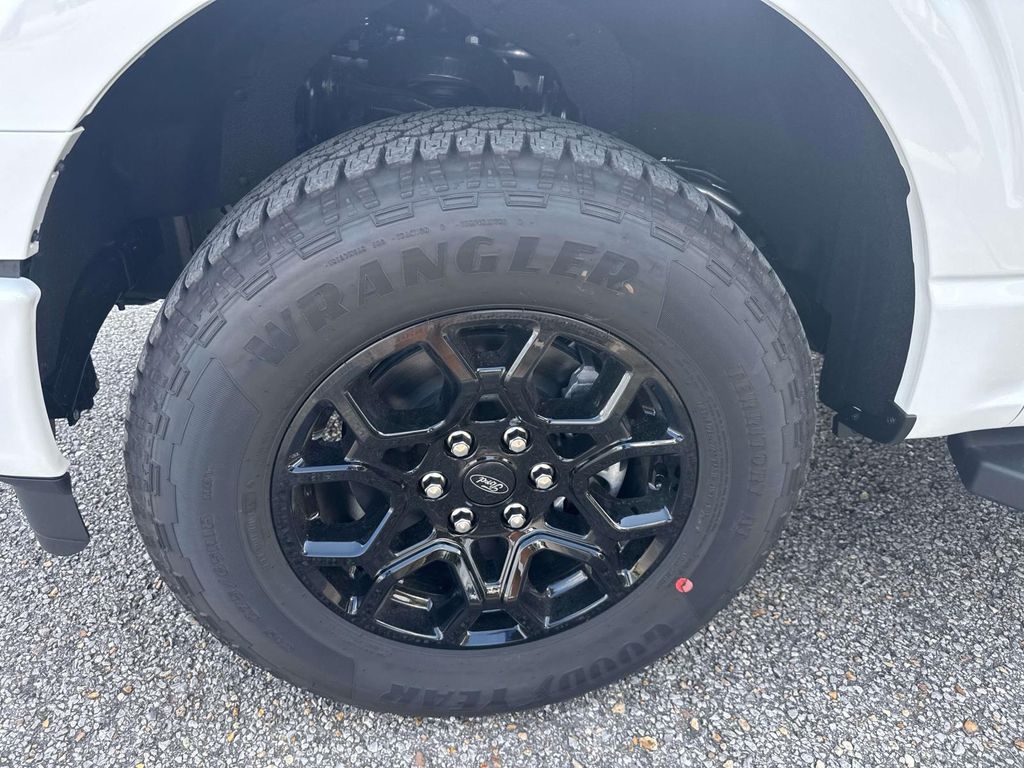 2025 Ford F-150 XLT photo 3