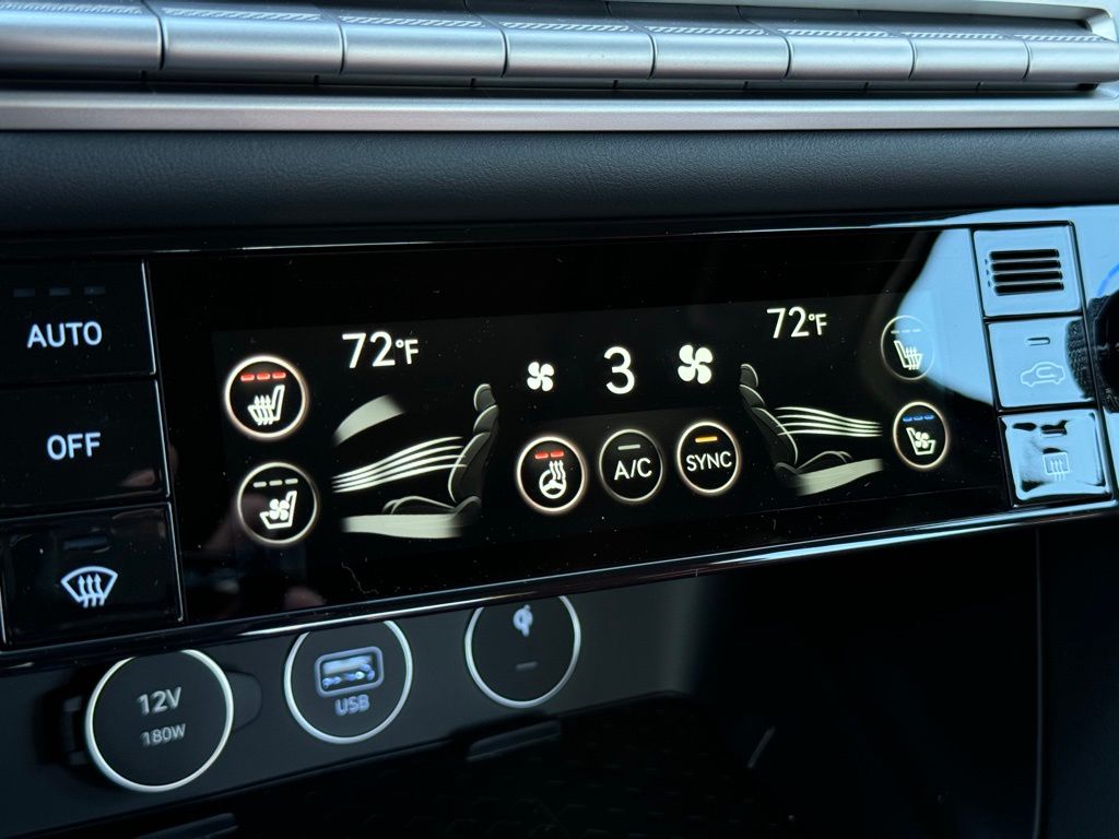 2025 Genesis G70 3.3T Sport Advanced photo 33