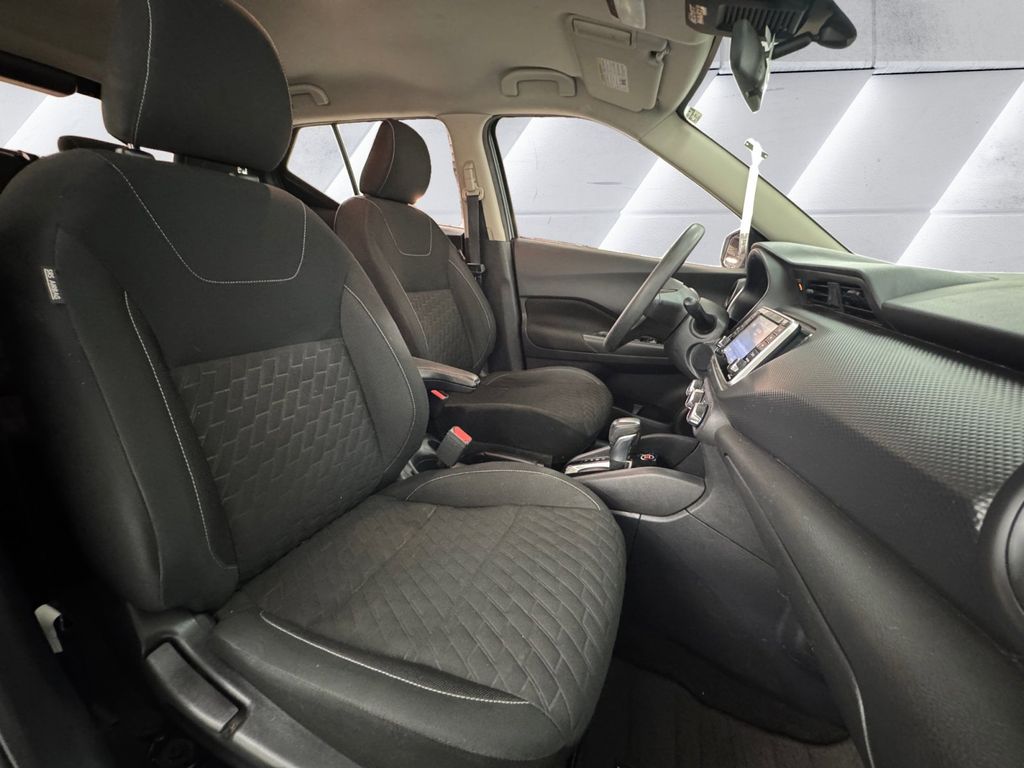 2021 Nissan Kicks S photo 14
