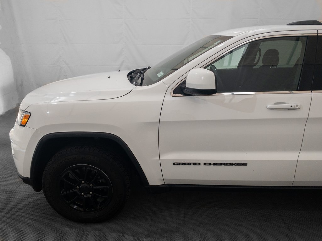2020 Jeep Grand Cherokee Laredo E photo 3