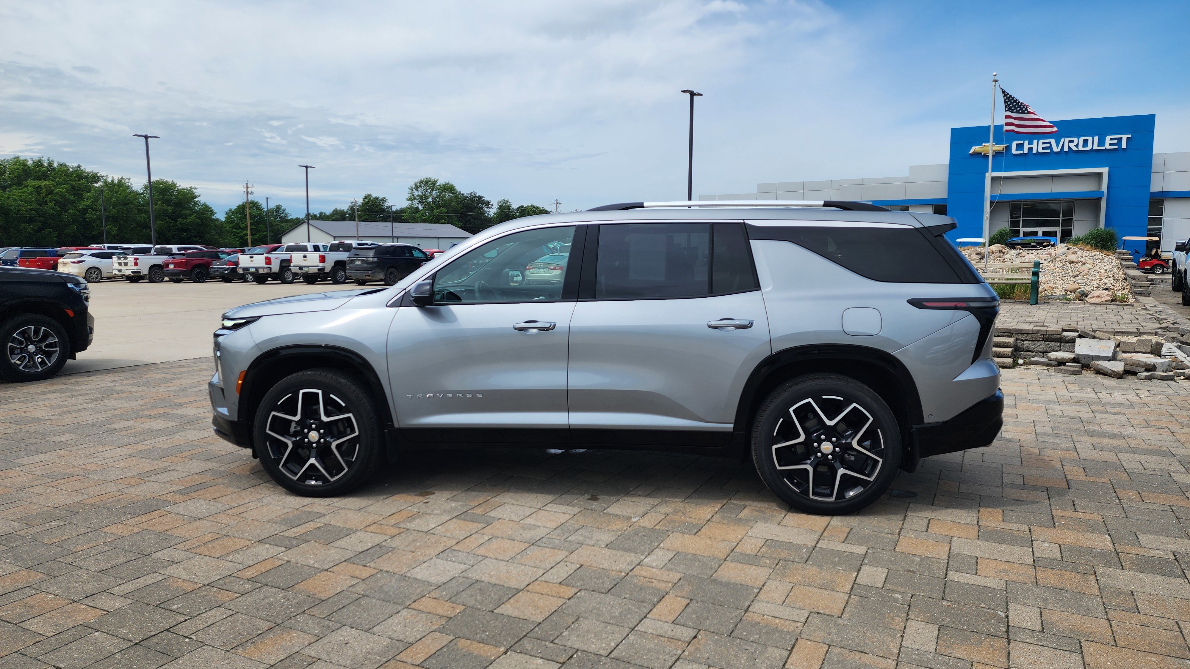 2025 Chevrolet Traverse High Country photo 3