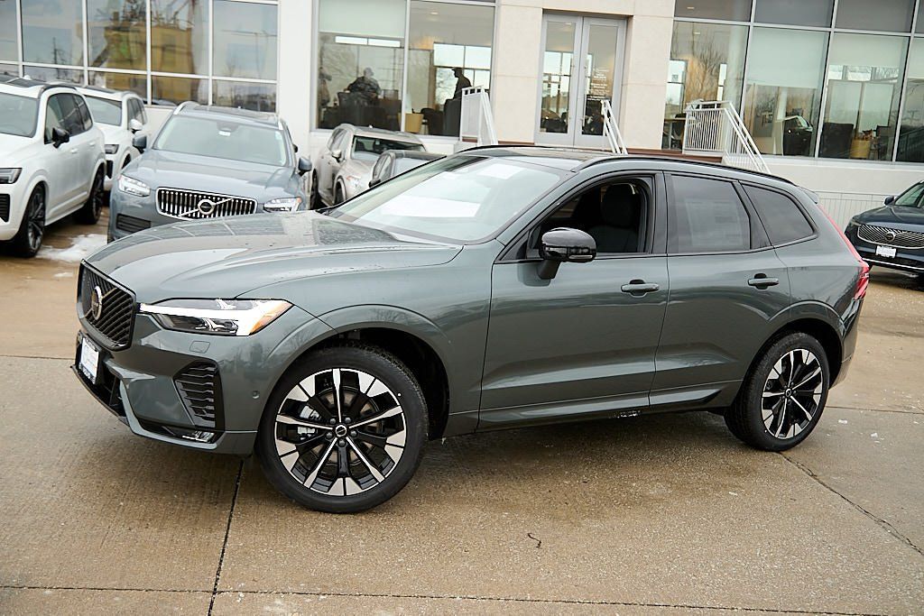 2026 VOLVO XC60 - Image 2