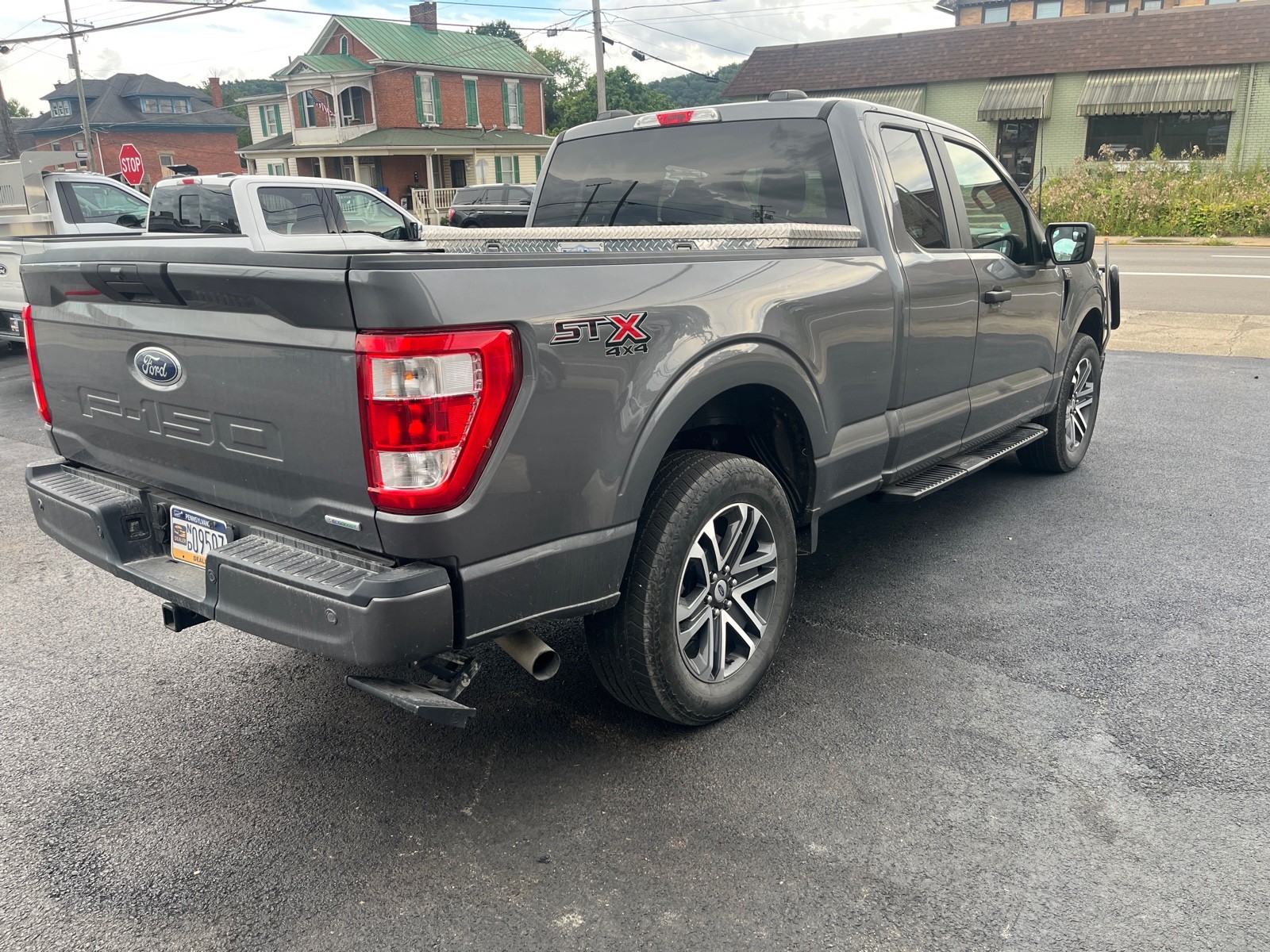 2022 Ford F-150 XL photo 3