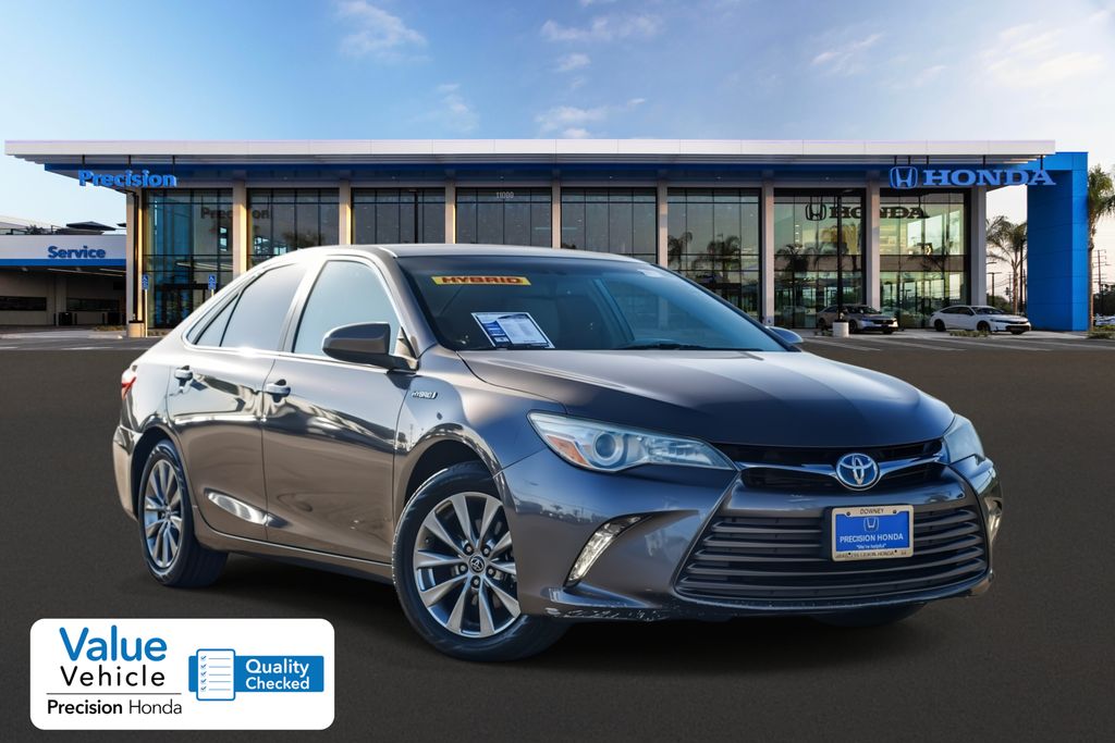 2015 Toyota Camry XLE Hybrid's photo
