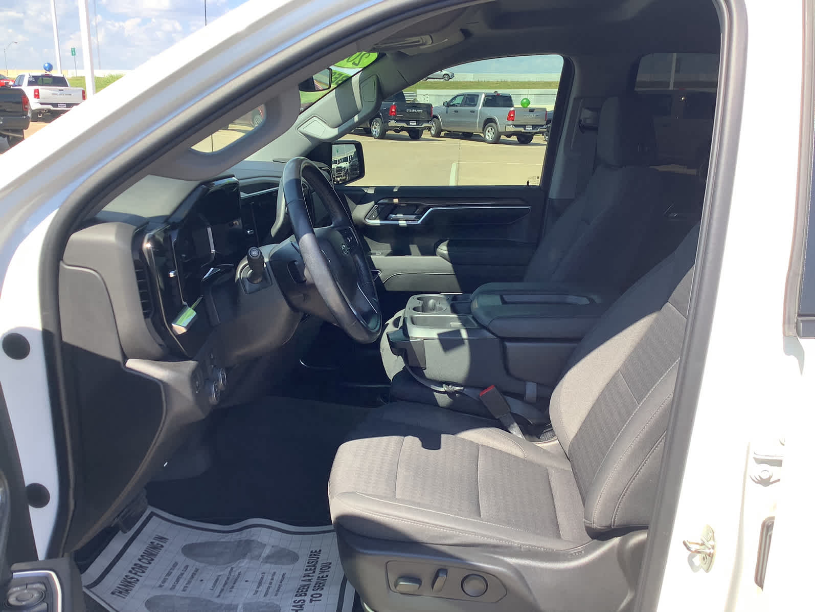 2022 Chevrolet Silverado 1500 RST photo 11
