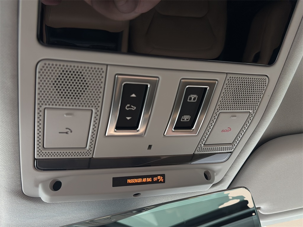 2025 Land Rover Defender 130 S photo 27