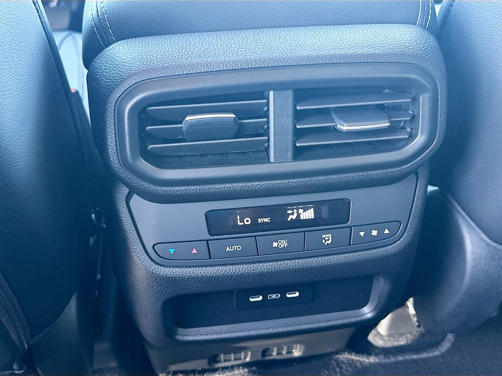 2025 Honda Pilot Touring photo 16