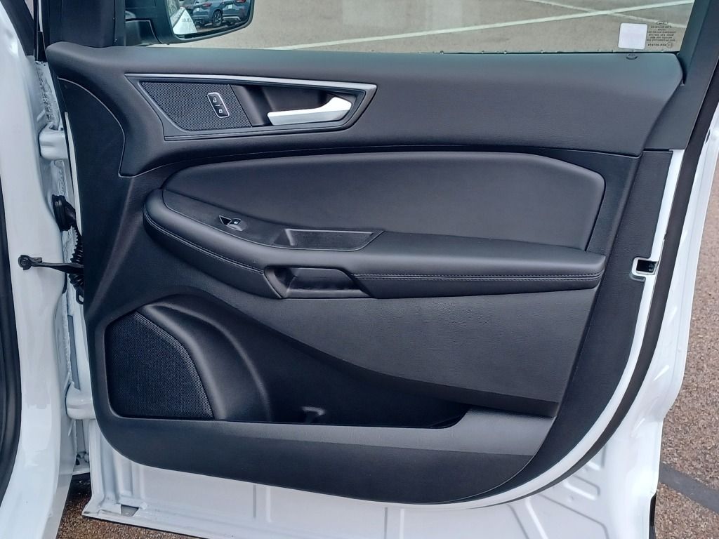 2024 Ford Edge SE photo 4