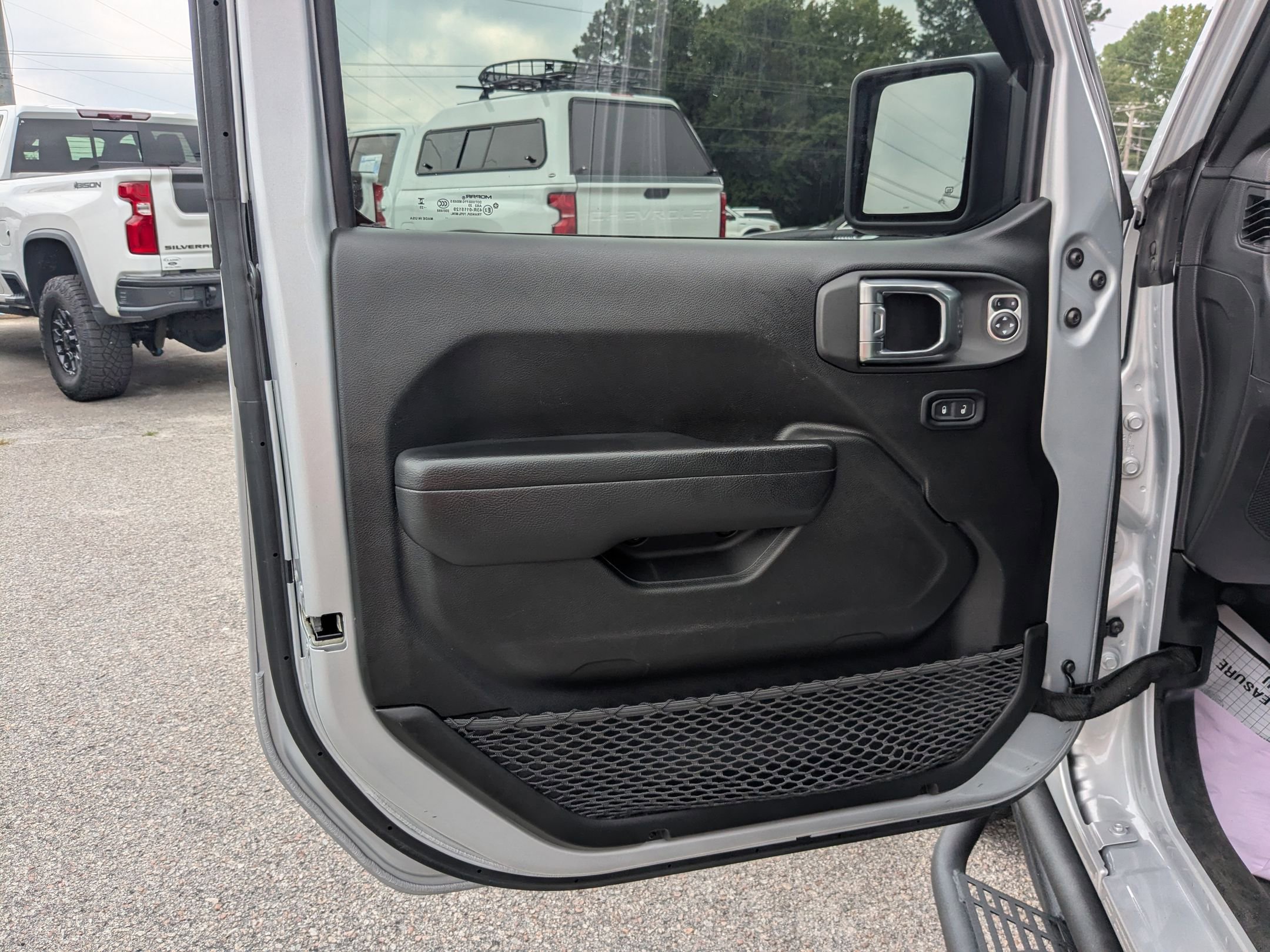 2024 Jeep Wrangler Sport S photo 9