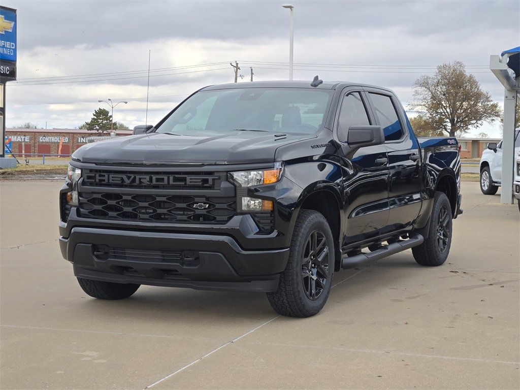 2026 Chevrolet Silverado 1500 Custom photo 2