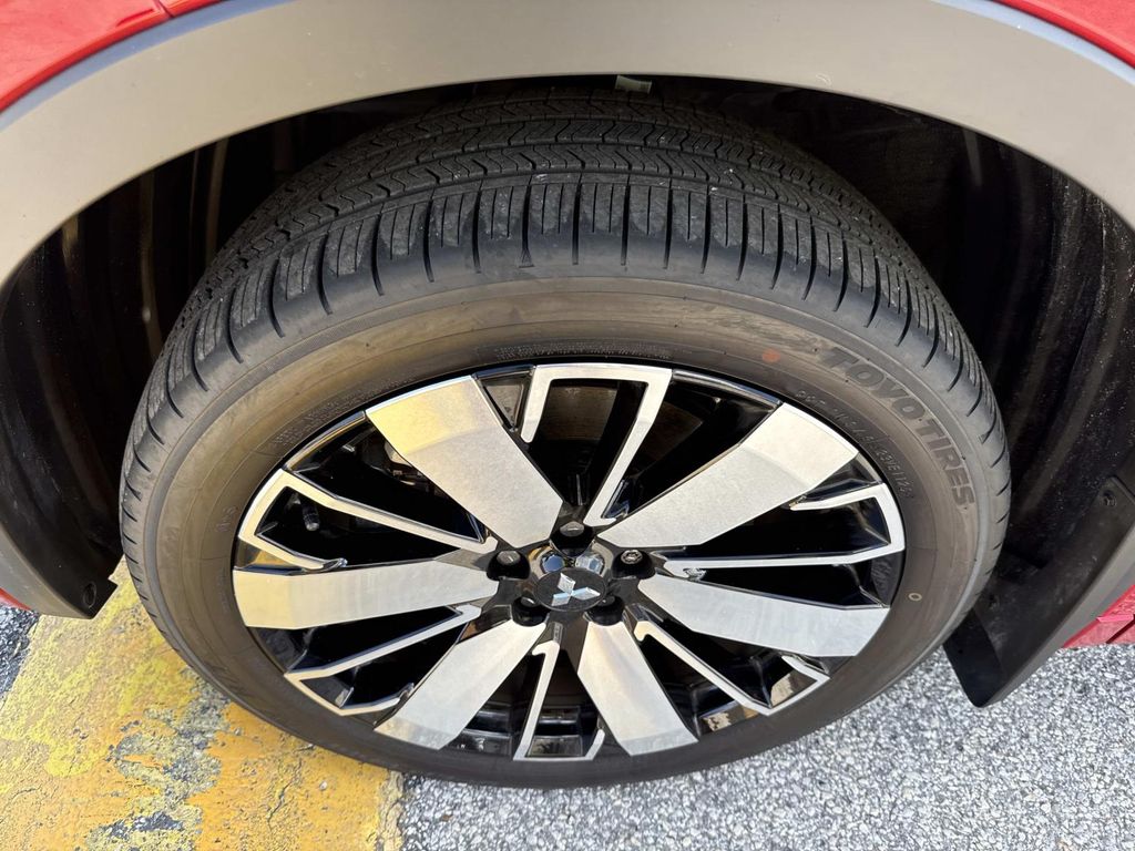2025 Mitsubishi Outlander SEL photo 10