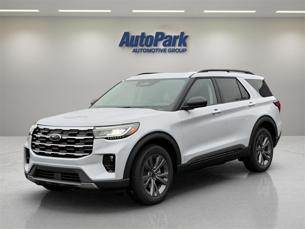 2026 Ford Explorer photo 2