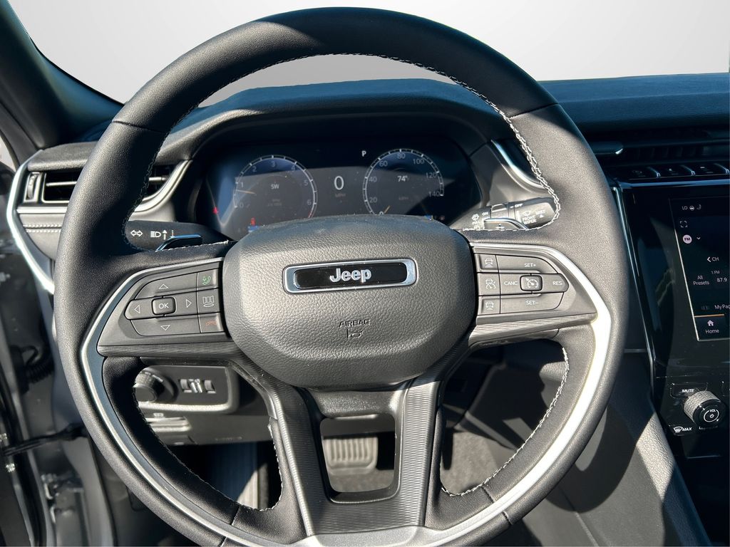 2025 Jeep Grand Cherokee Laredo X photo 19