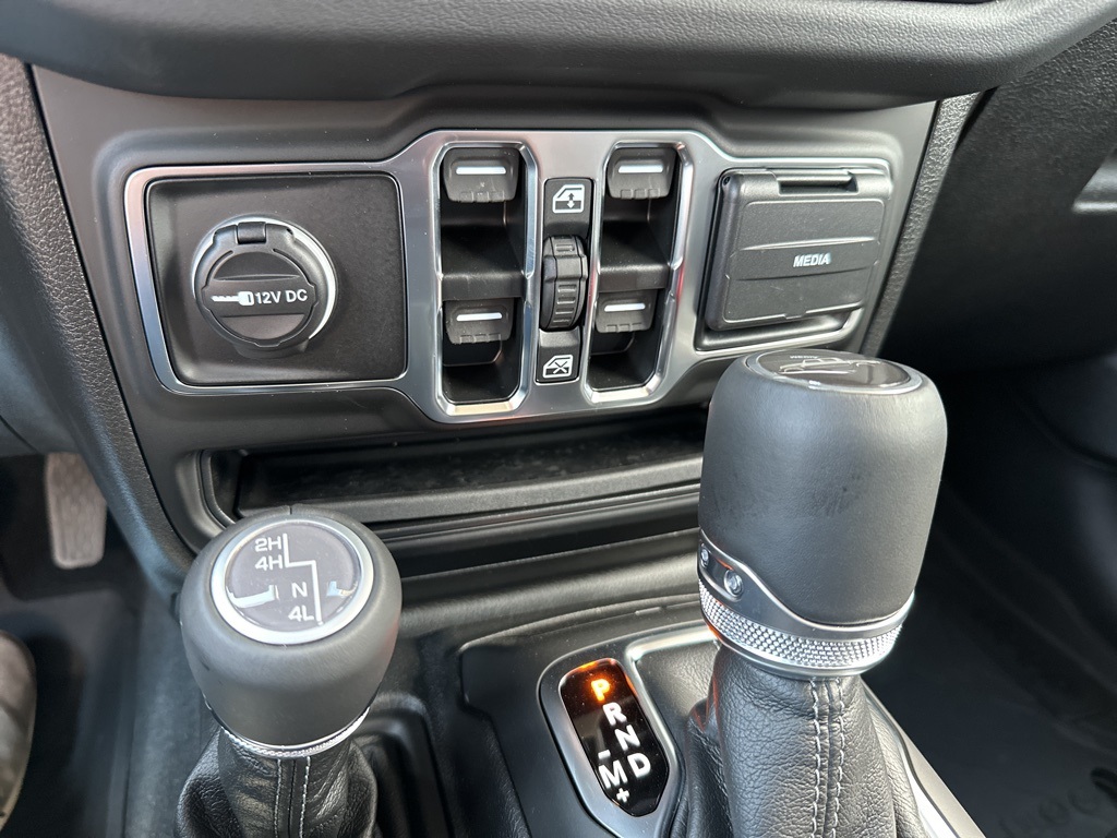 2025 Jeep Gladiator Sport photo 16