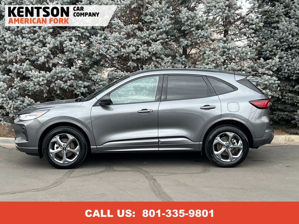 2024 Ford Escape ST-Line photo 4