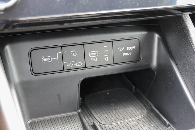 New 2025 Black Hyundai SEL Convenience FWD image 16