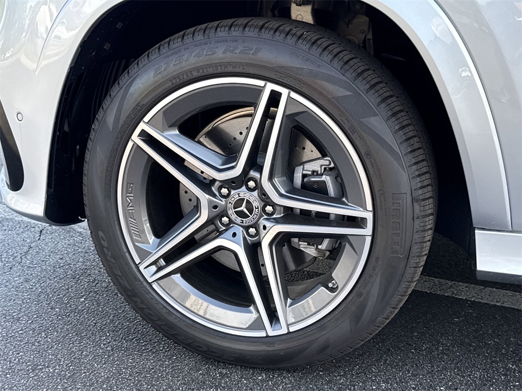 2025 Mercedes Benz GLS 450 4MATIC photo 10
