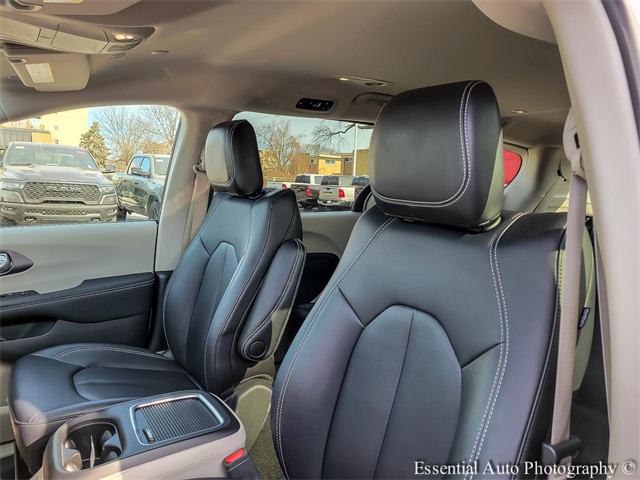 2024 CHRYSLER PACIFICA - Image 10