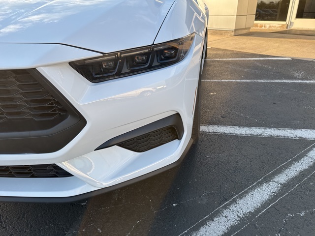 2025 Ford Mustang EcoBoost photo 34