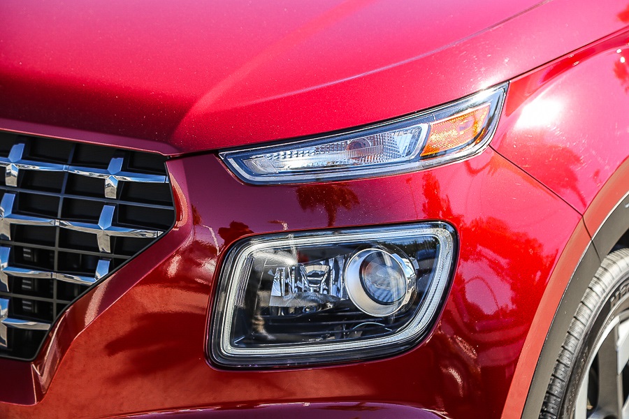 2024 Hyundai Venue Limited photo 4