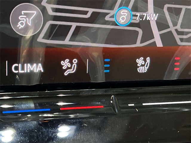 2025 Volkswagen ID. Buzz Pro Plus photo 16