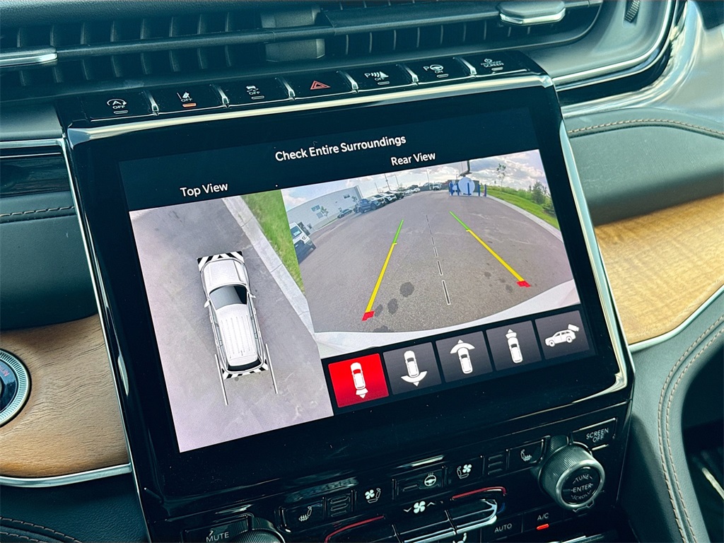 2022 Jeep Grand Cherokee Summit photo 9