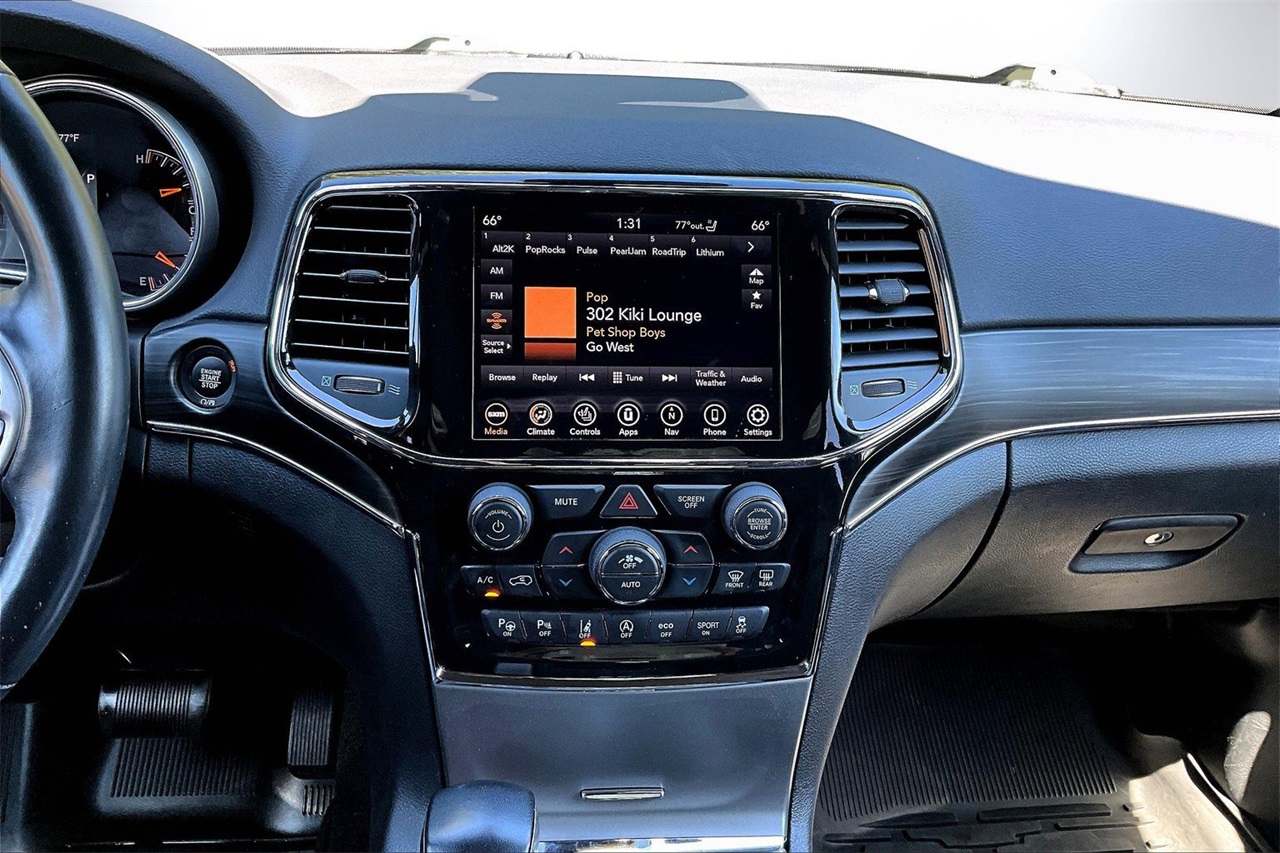 2021 Jeep Grand Cherokee Anniversary Edition photo 11