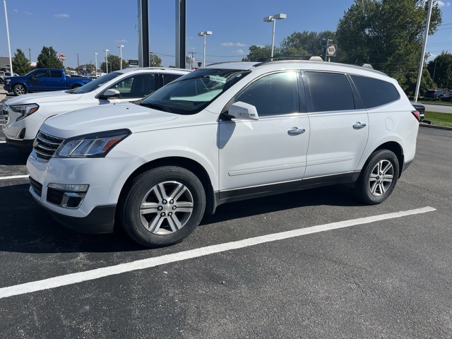 2016 Chevrolet Traverse 2LT photo 2