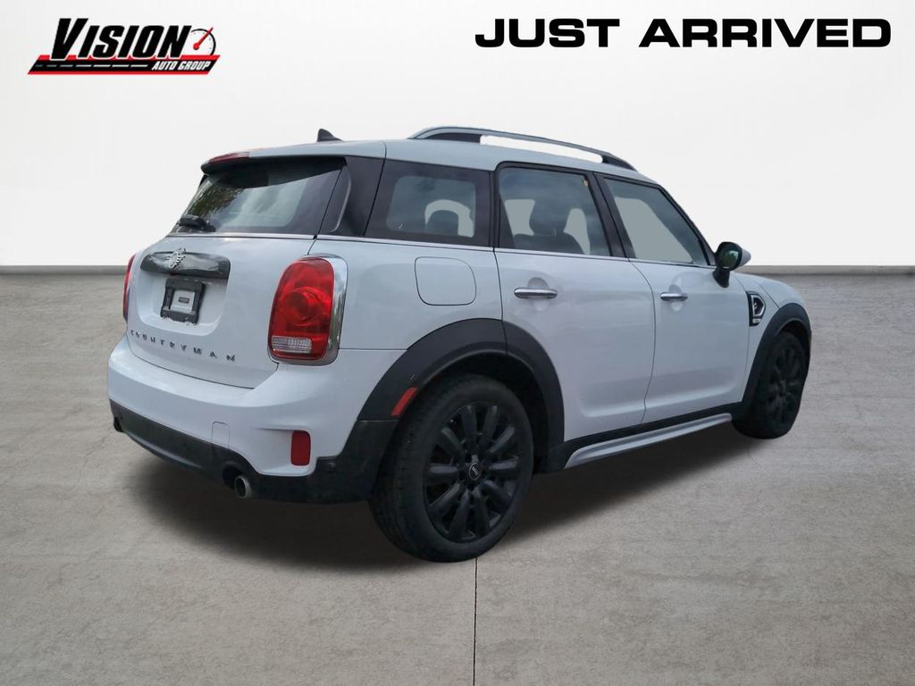 2019 Mini Cooper S ALL4 photo 2