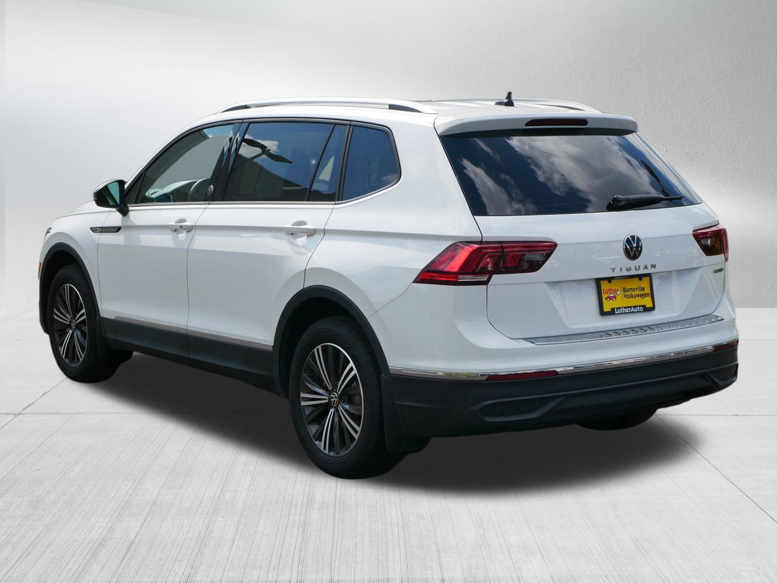 2024 Volkswagen Tiguan Wolfsburg Edition photo 4