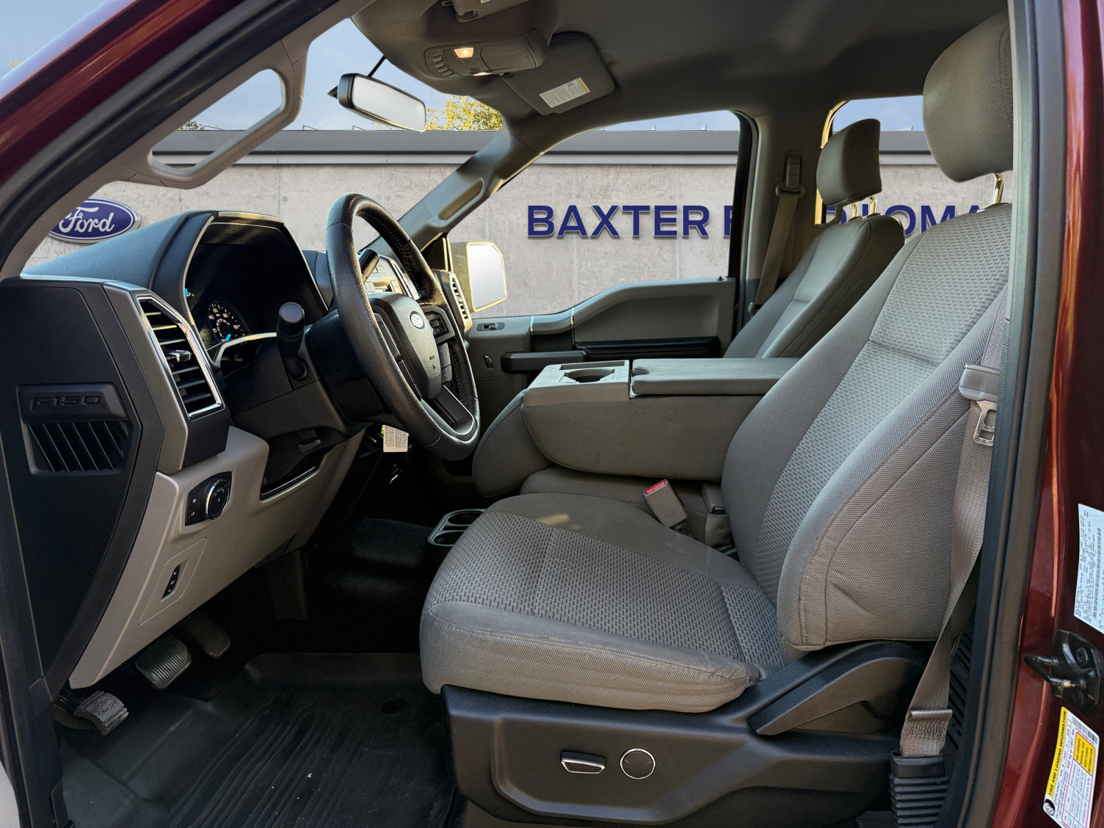 2016 Ford F-150 XLT photo 2