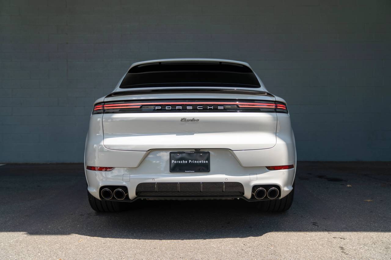 2025 Porsche Cayenne Turbo E-Hybrid Coupe photo 14