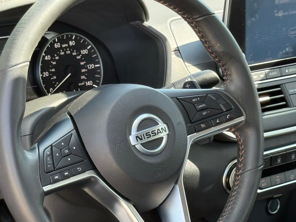 2022 Nissan Altima 2.5 SR photo 14