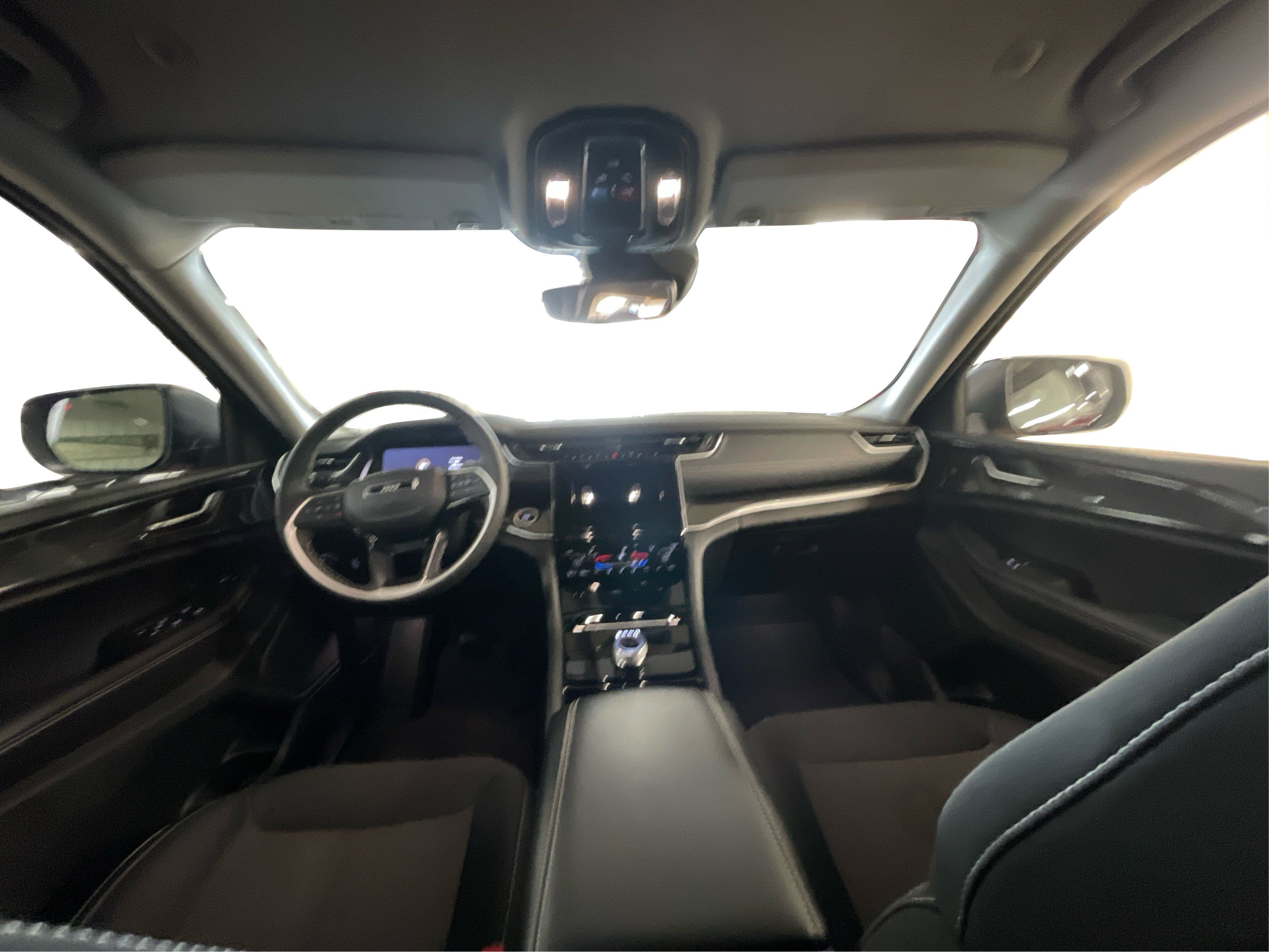 2023 Jeep Cherokee Laredo photo 17